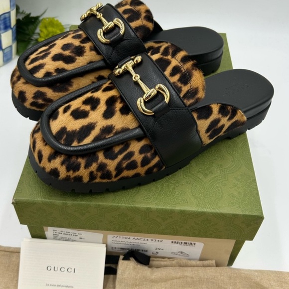 Gucci Leopard Print Mules with Gold Accents - Picture 4 of 7